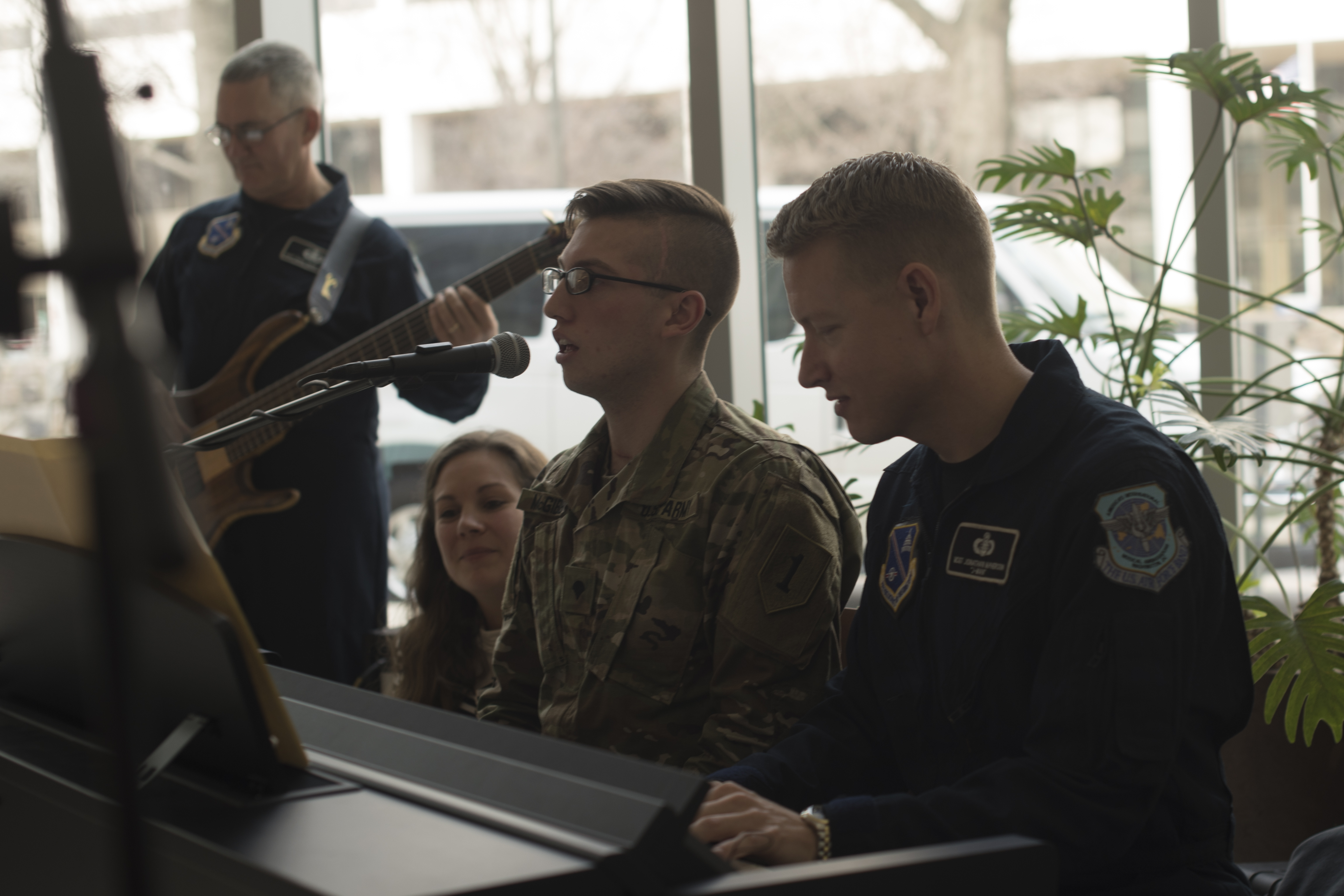 Music therapy session for recovering service members